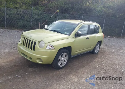 2010 Jeep Compass Sport z USA, uszkodzony, nr VIN 1J4NT4FB7AD523288